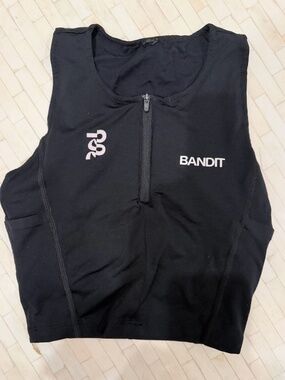 BANDIT ARES FLEX™ ZIP FRONT RACE CROP - BLACK
